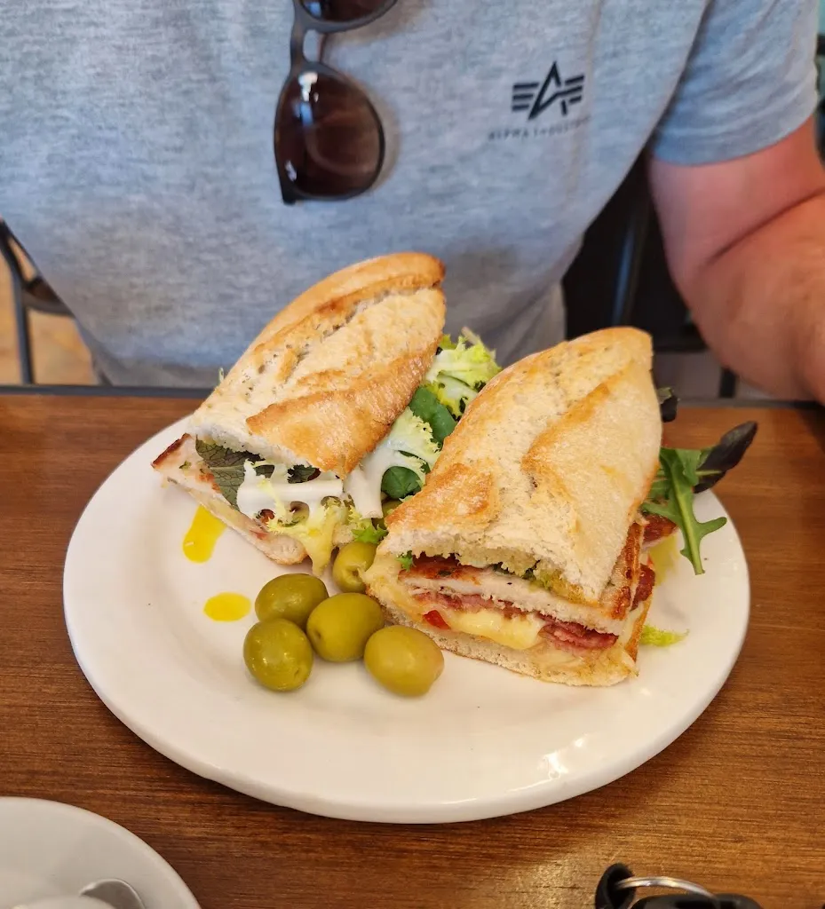 Julia B._CAFÈ 77_Llucmajor_review