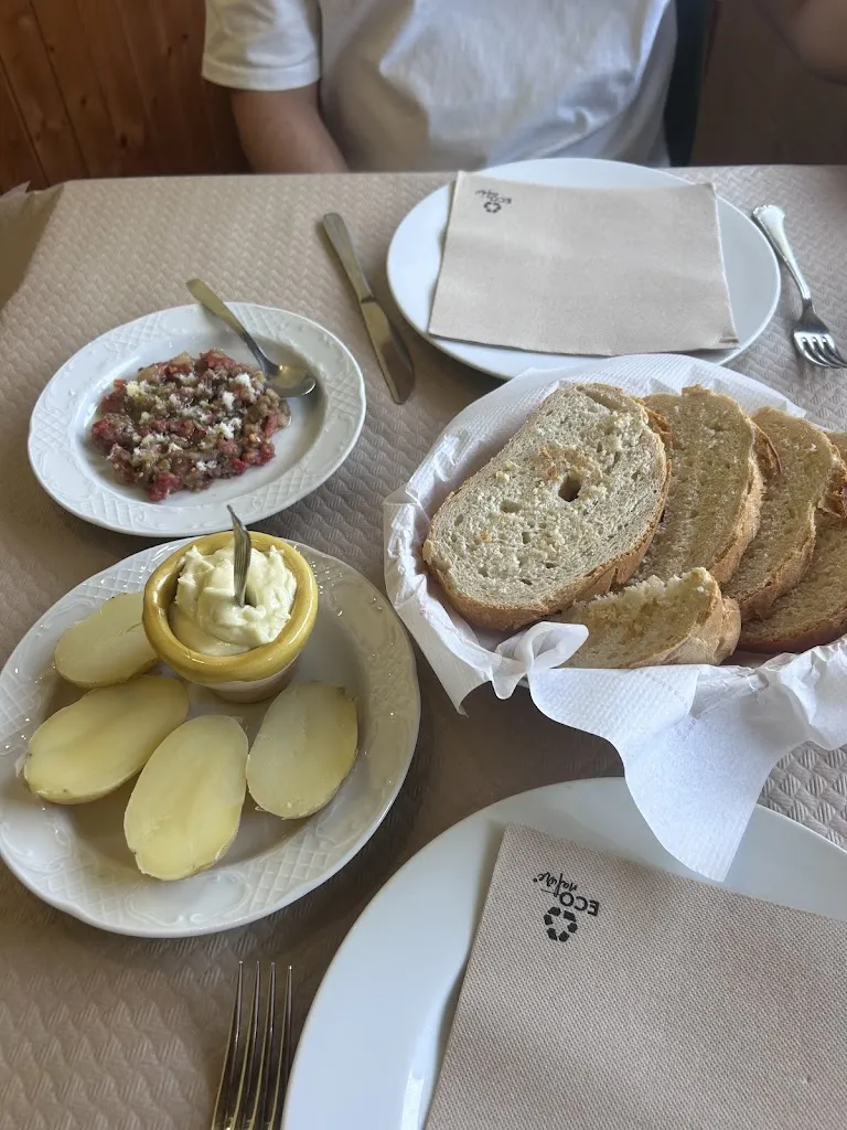 Mitchell_EL RIU_Callosa dEn Sarrià_review