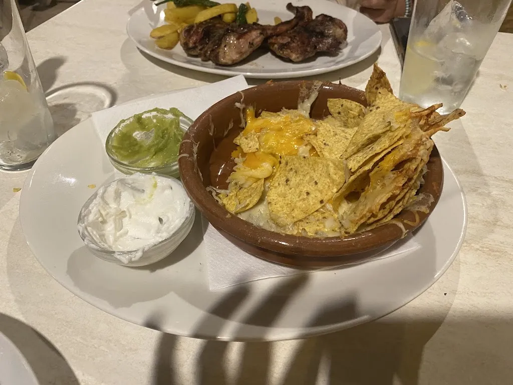 Zeineb BEN NAILA_Restaurante Tropical_Llucmajor_review