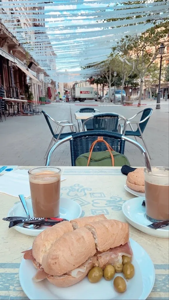 Neus Tallada Moliner_Bar Prohens_Llucmajor_review