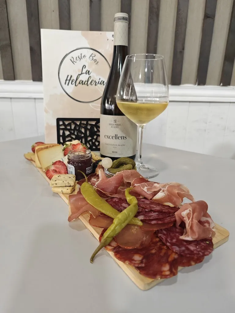 Resto bar la Heladeria_Llucmajor_slider_image_3