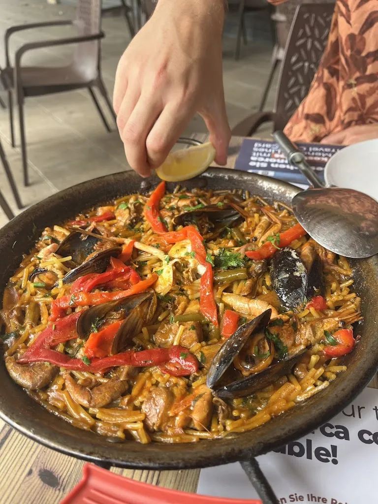 Mariya Hondar_Can Rovet_Port d'Alcúdia_review