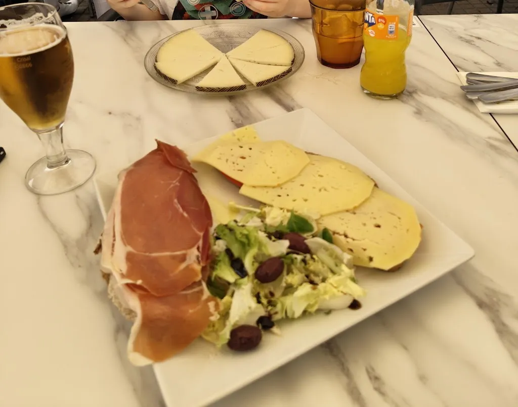 Paul Warren_Bar Casa Miss_Pobla Sa_review