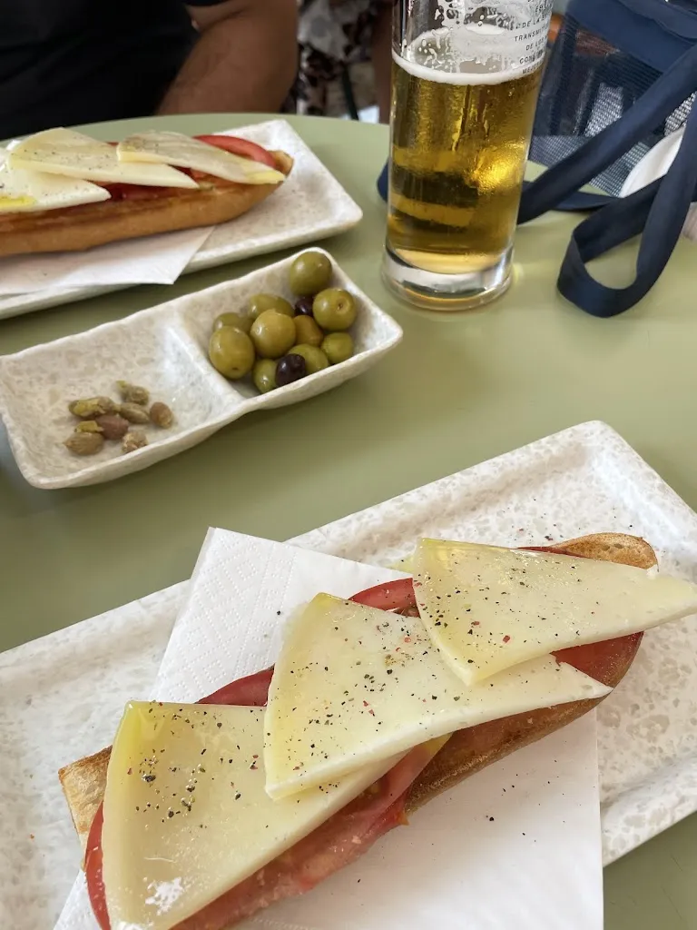 İlayda Daştan_Bar El Surtidor_Callosa dEn Sarrià_review