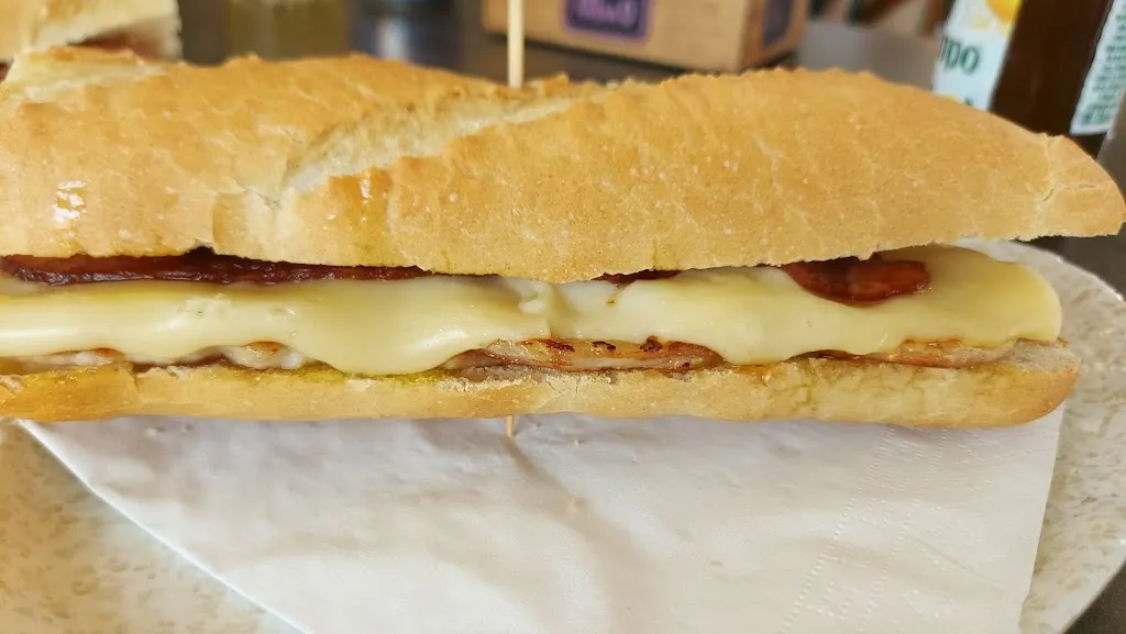 Niccolo Mc.elravy_Bar El Surtidor_Callosa dEn Sarrià_review