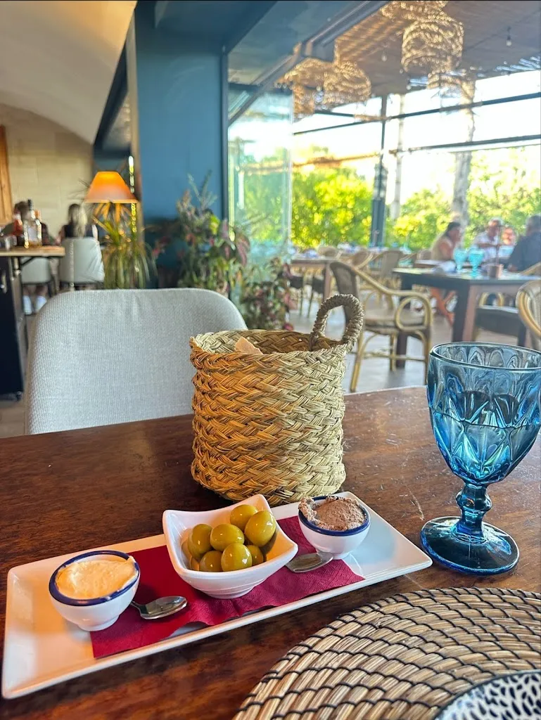 Femme Fatale_Ses Aspes_Manacor_review