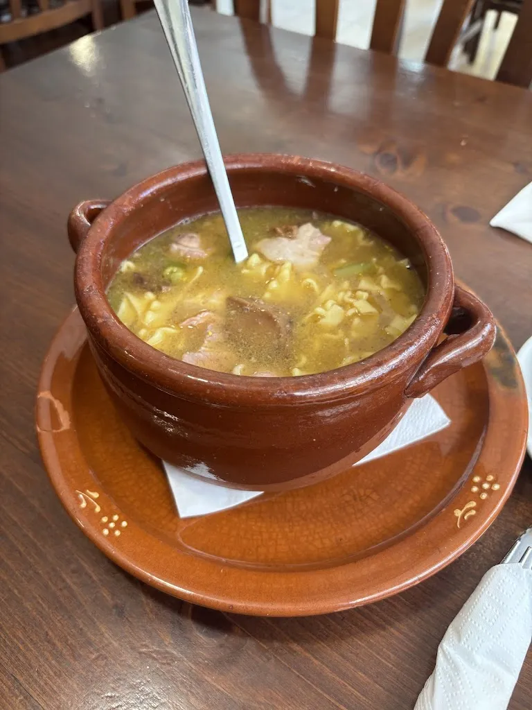 Sandra richard_Es Passeig_Manacor_review