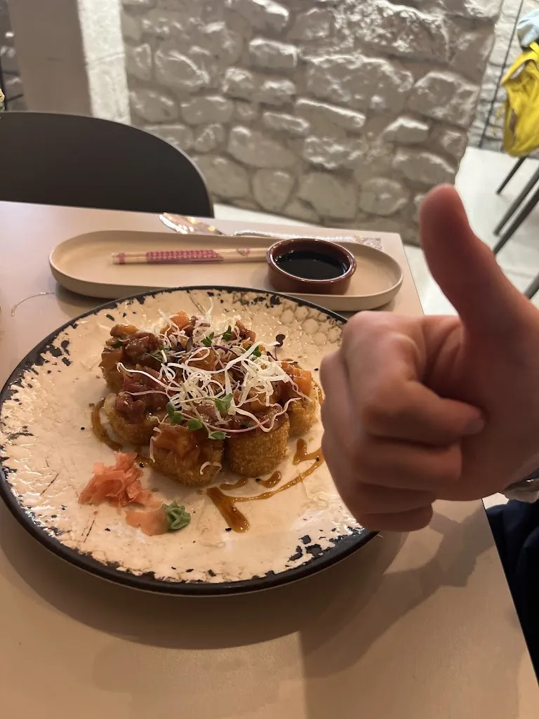 Miriam I C_Mamacona Cocina Peruana_Manacor_review