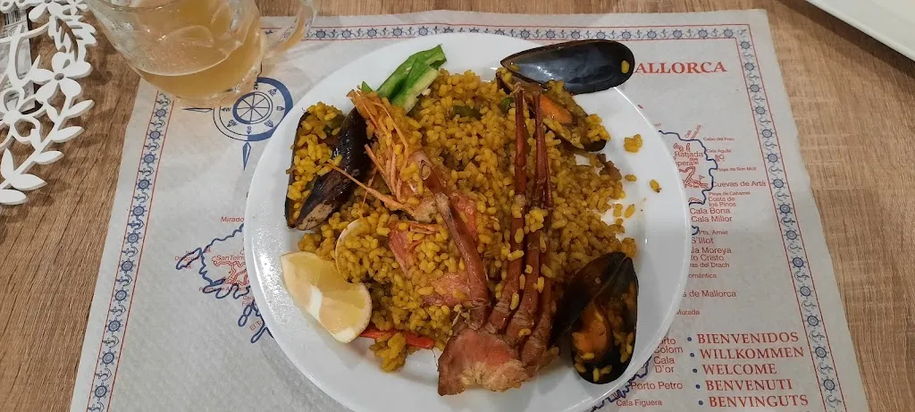 Isabelle D._S'estació by Mas natural_Manacor_recensione