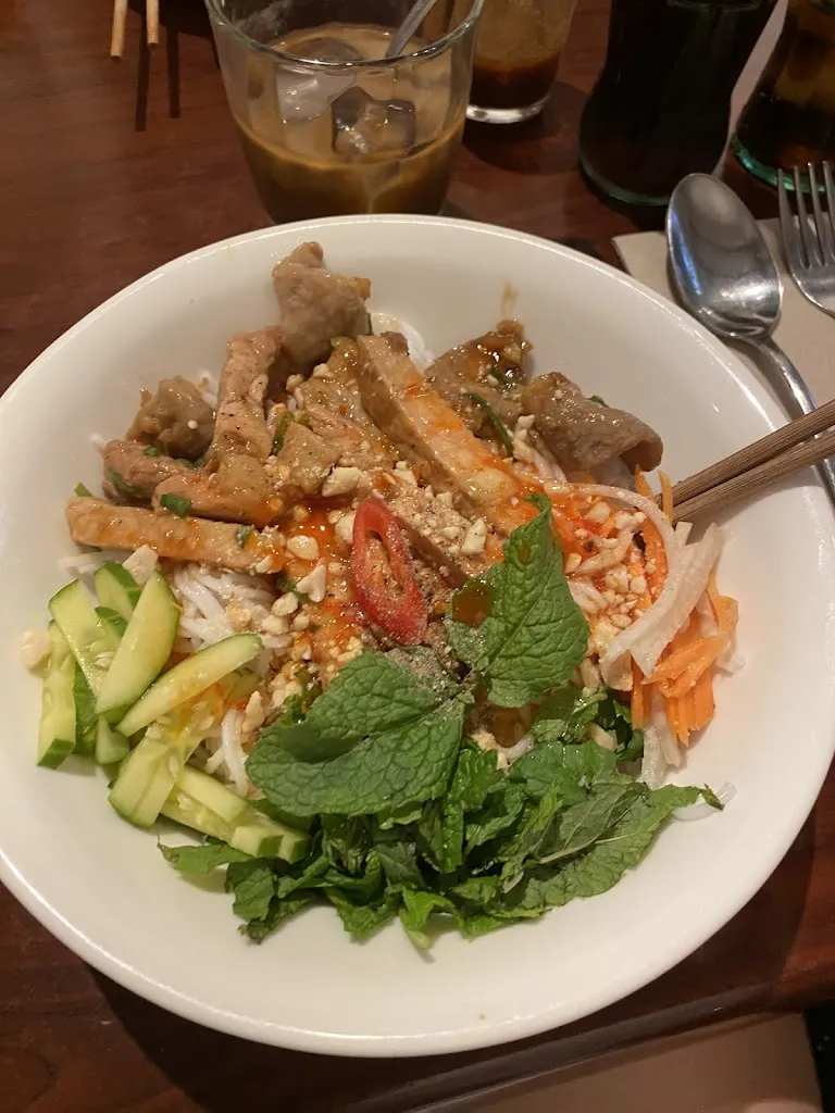 Thuy Nguyen_Nha Trang Restaurant_Manacor_review