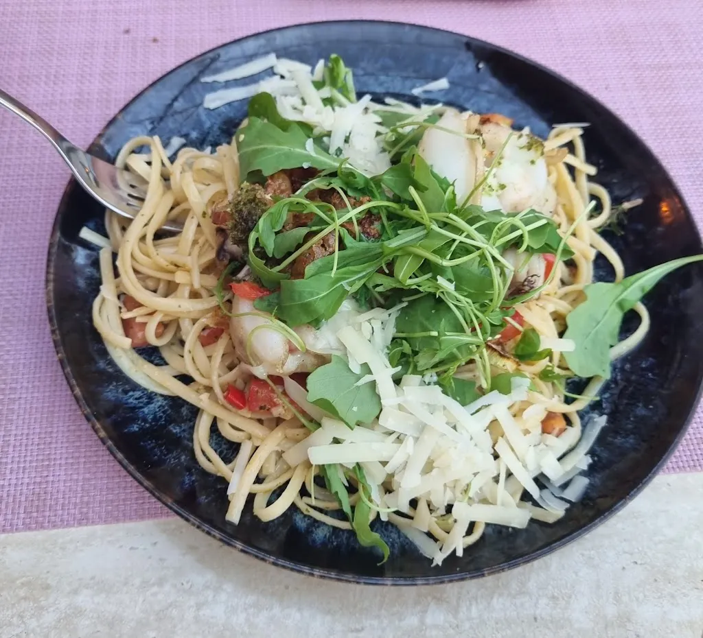 Joanna Gill_Nirador_Peguera_review