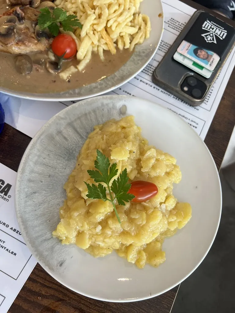 Caitlyn Eckstein_FRANK HAAGA Paguera_Peguera_review