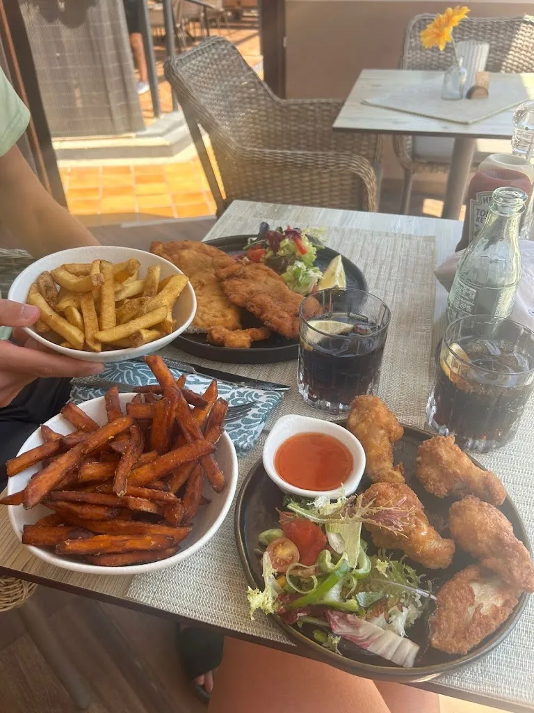 Tim Smits_VIVA BEACH_Peguera_review