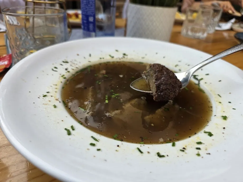 Vahan Lulukyan_Salzburger Stubn_Peguera_review