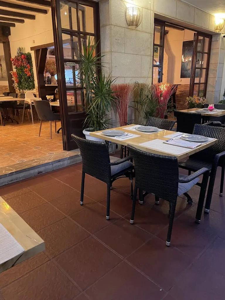 Mona's Restaurante_Peguera_slider_image_3