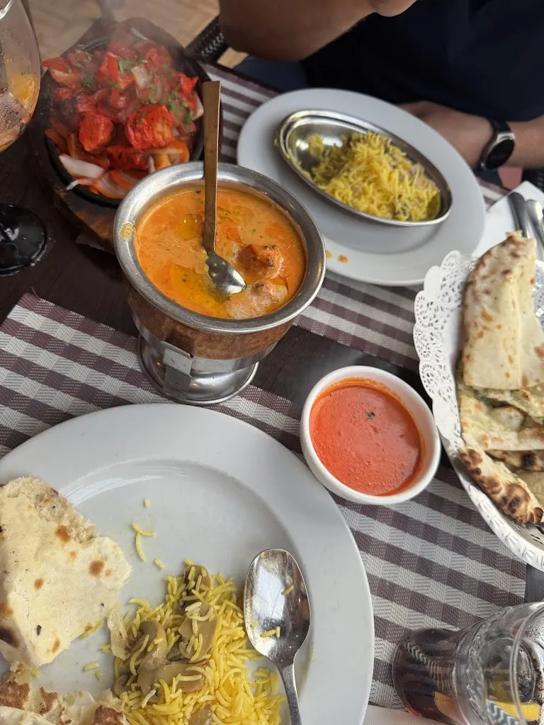 Malika Rakhmanova_Gateway of India Restaurant_Peguera_review