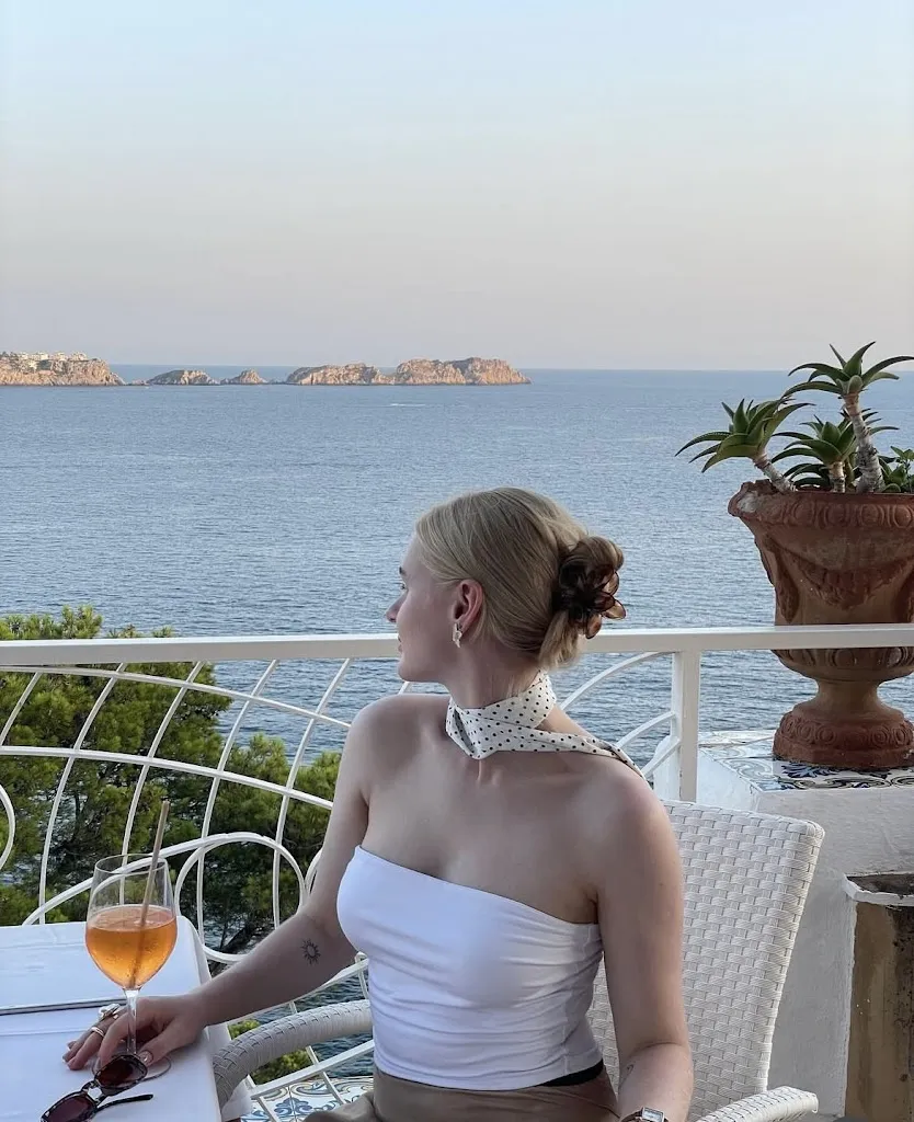 Dara Vasylyshyna_Restaurante La Gritta_Peguera_recensione