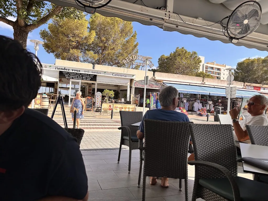 Chiara Bullerwell_Hawai Bistro_Peguera_review