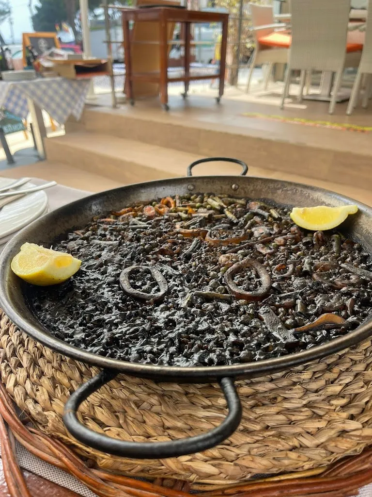 Felipe Alan de Areda_Playa 5 Restaurante. Snacks & Food - Cocktail Lounge_Peguera_review