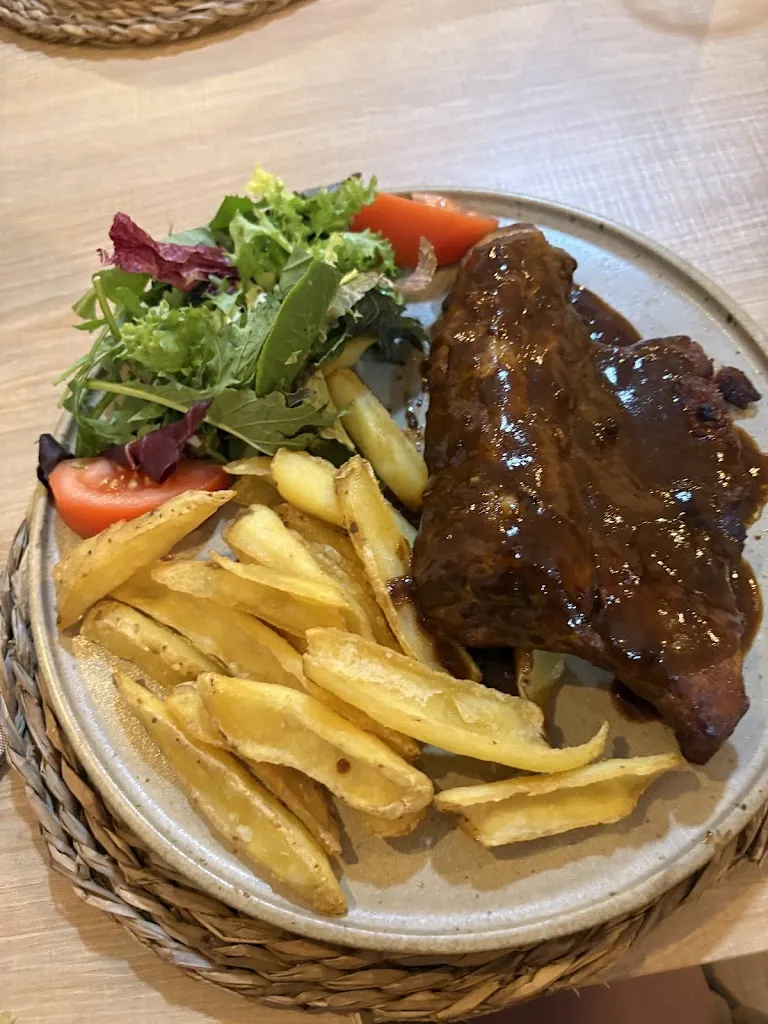 Josh Freind_Trocadero_Pollença_review