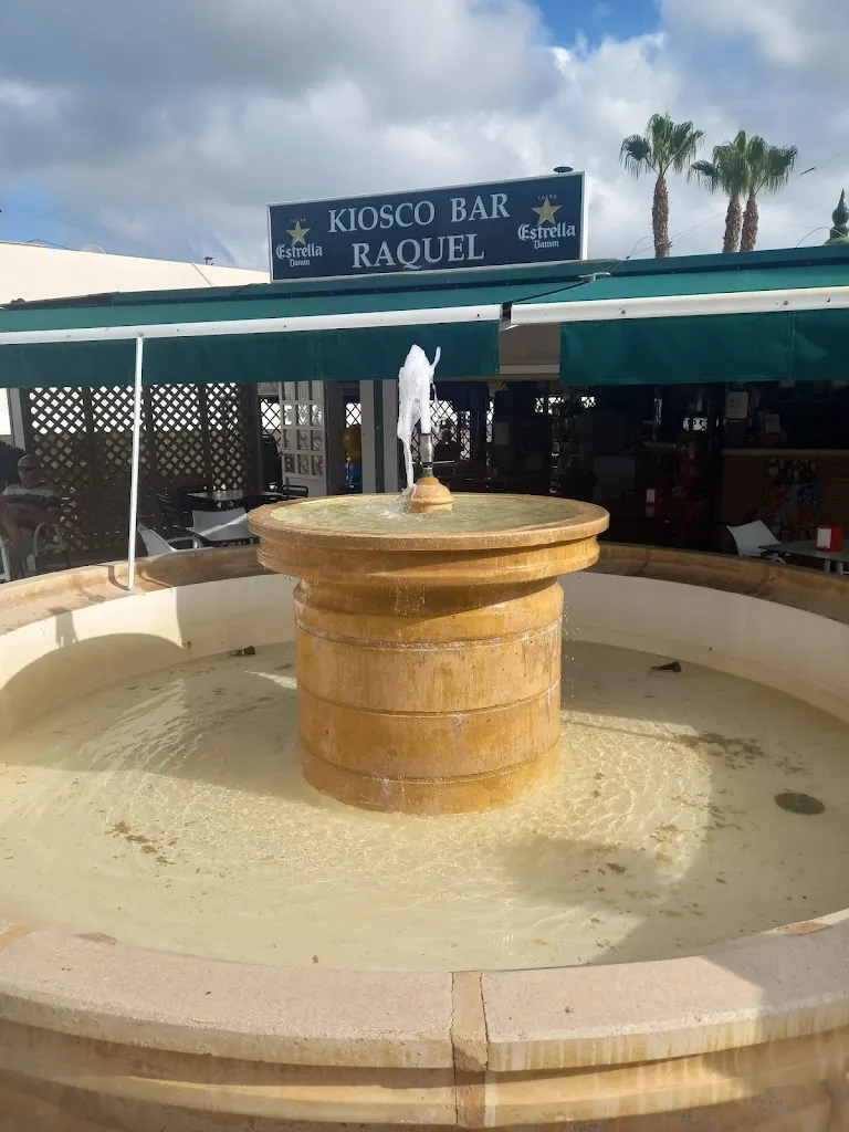 Tony Oie_Kiosco Bar Raquel_Daya Vieja_review