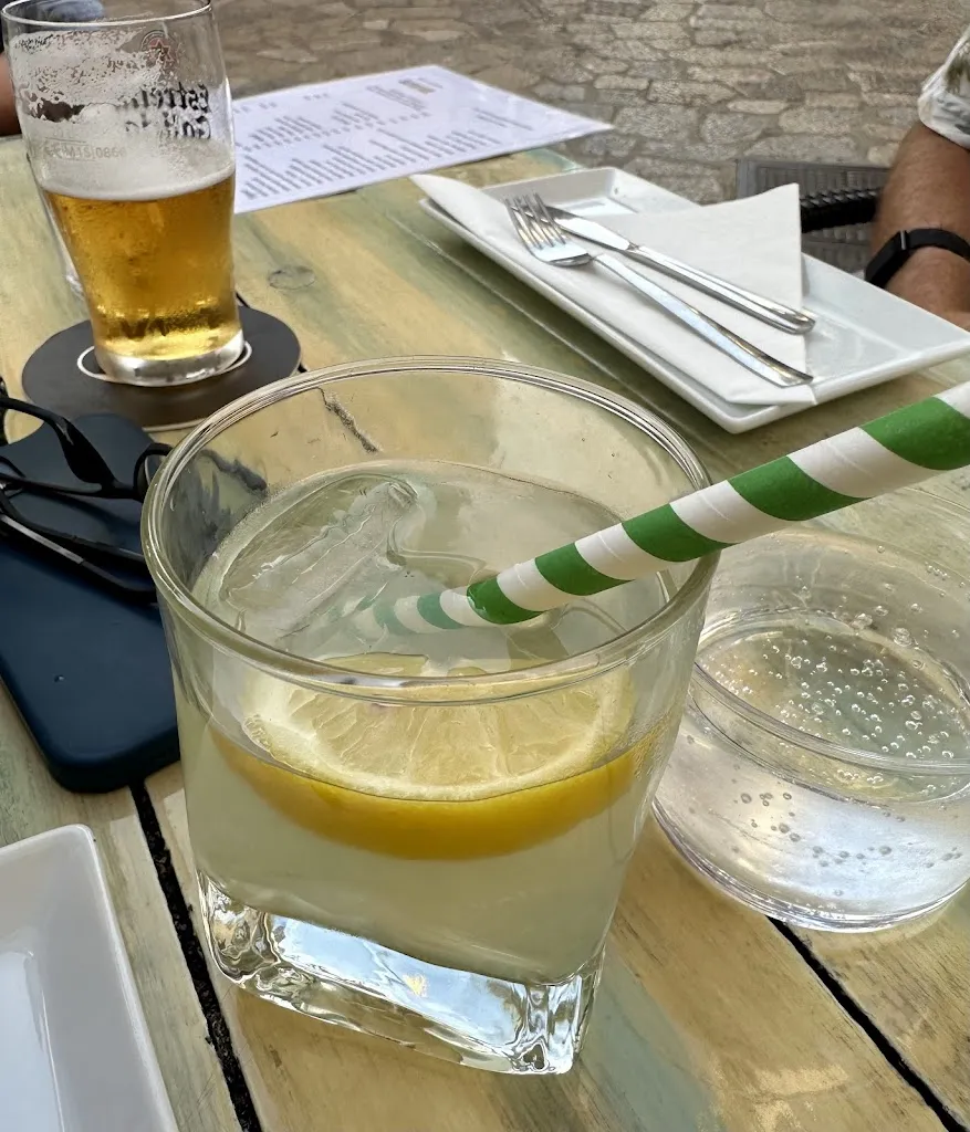 Bex Salmon_Alhambra_Pollença_review