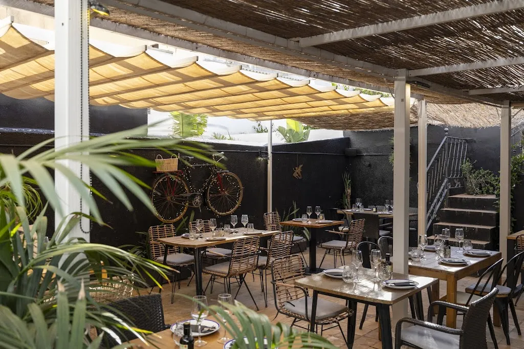 2Kanallas Street Gourmet restaurant in Pollença