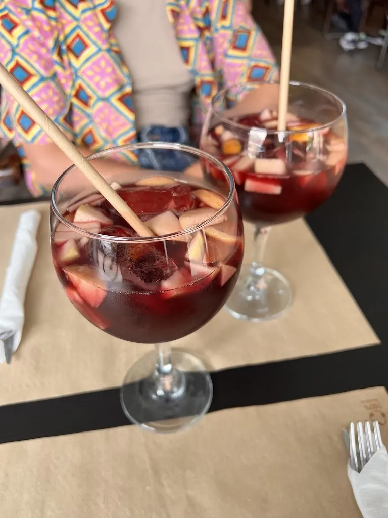 Julia Tsiupka_Bar & Restaurant Romaní_Pollença_review