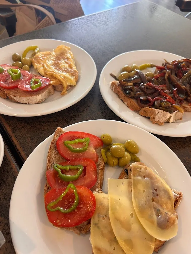 Ann PE_Bar & Restaurant Romaní_Pollença_review