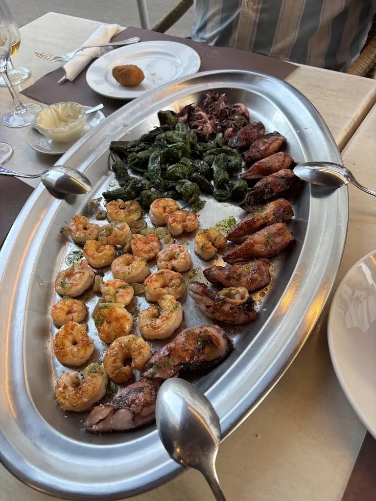 Chris Beech_El Posito_Port de Pollença_review