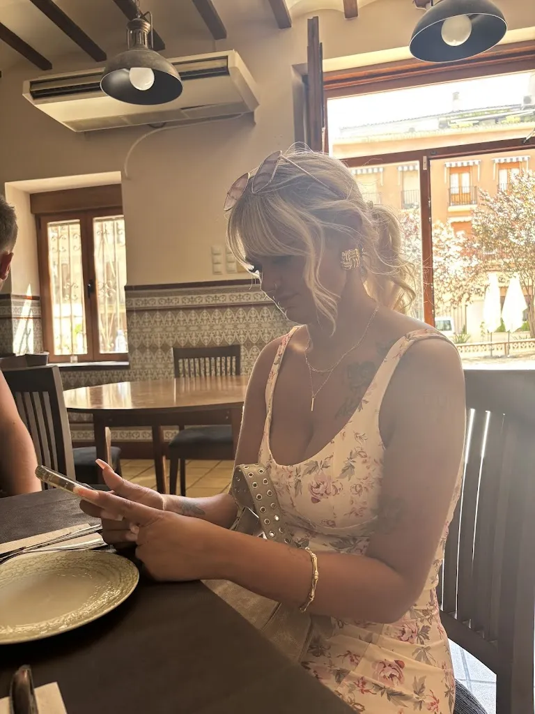 Melanie Hillin_Restaurant L'Hostalet_Cocentaina_review