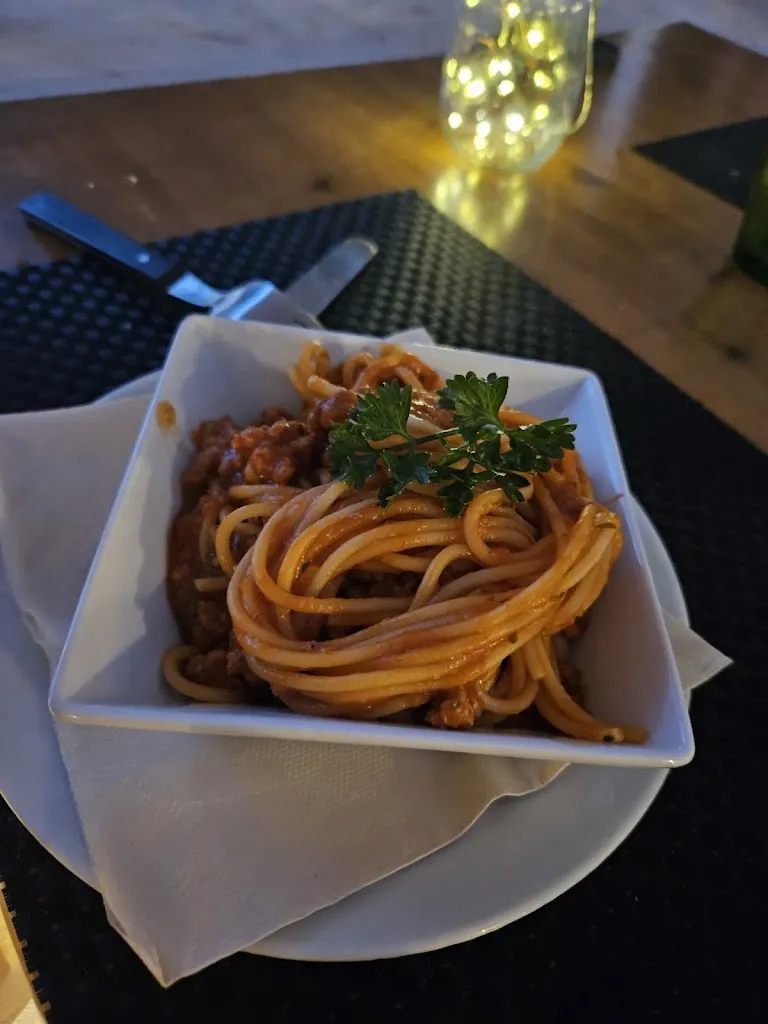 Caroline Perré - Bonin_Xelini Port de Sóller_Port de Sóller_review