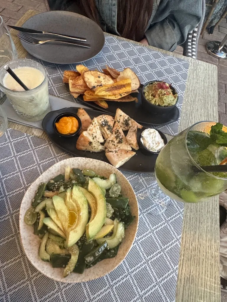 Amber Emlay_Noname Food & Drinks_Port de Sóller_review