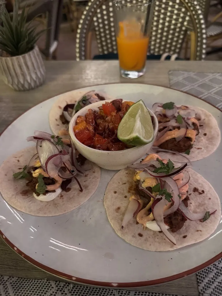 Stephan Uhrenbacher_Noname Food & Drinks_Port de Sóller_review