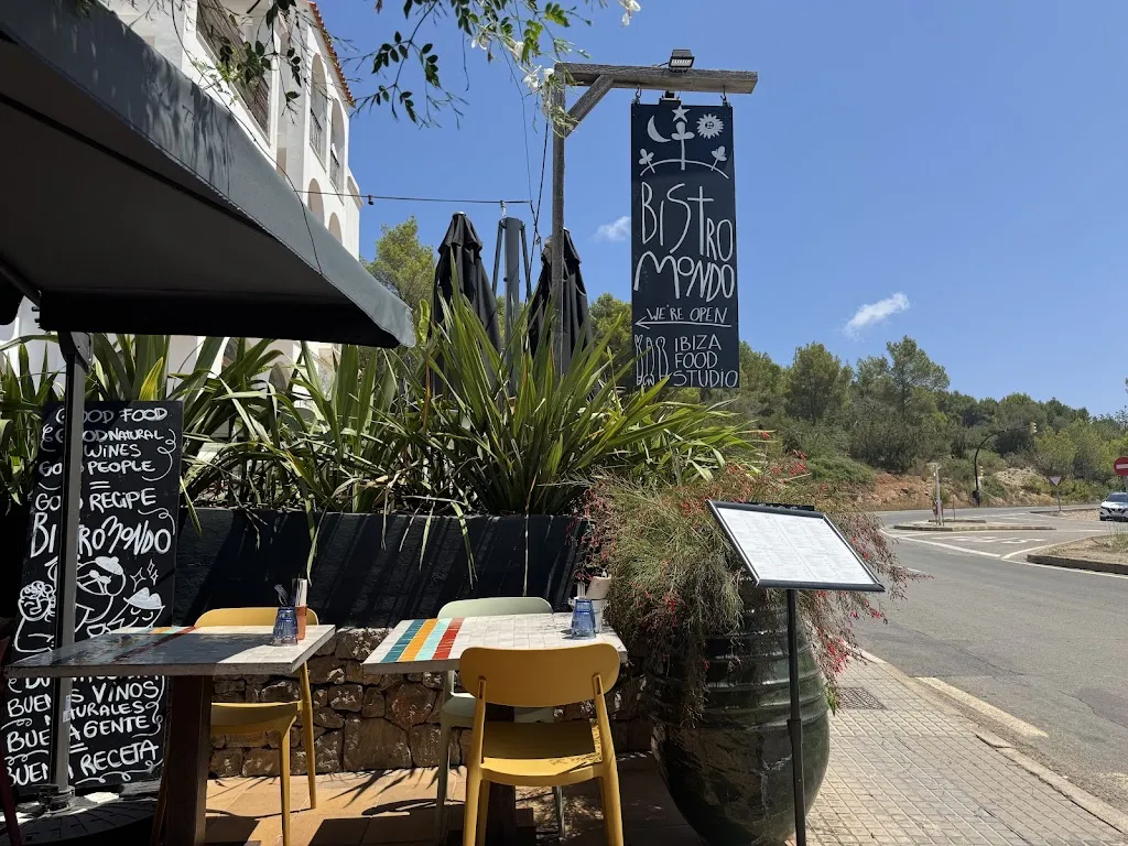 Bistro Mondo restaurant in Sant Joan de Labritja