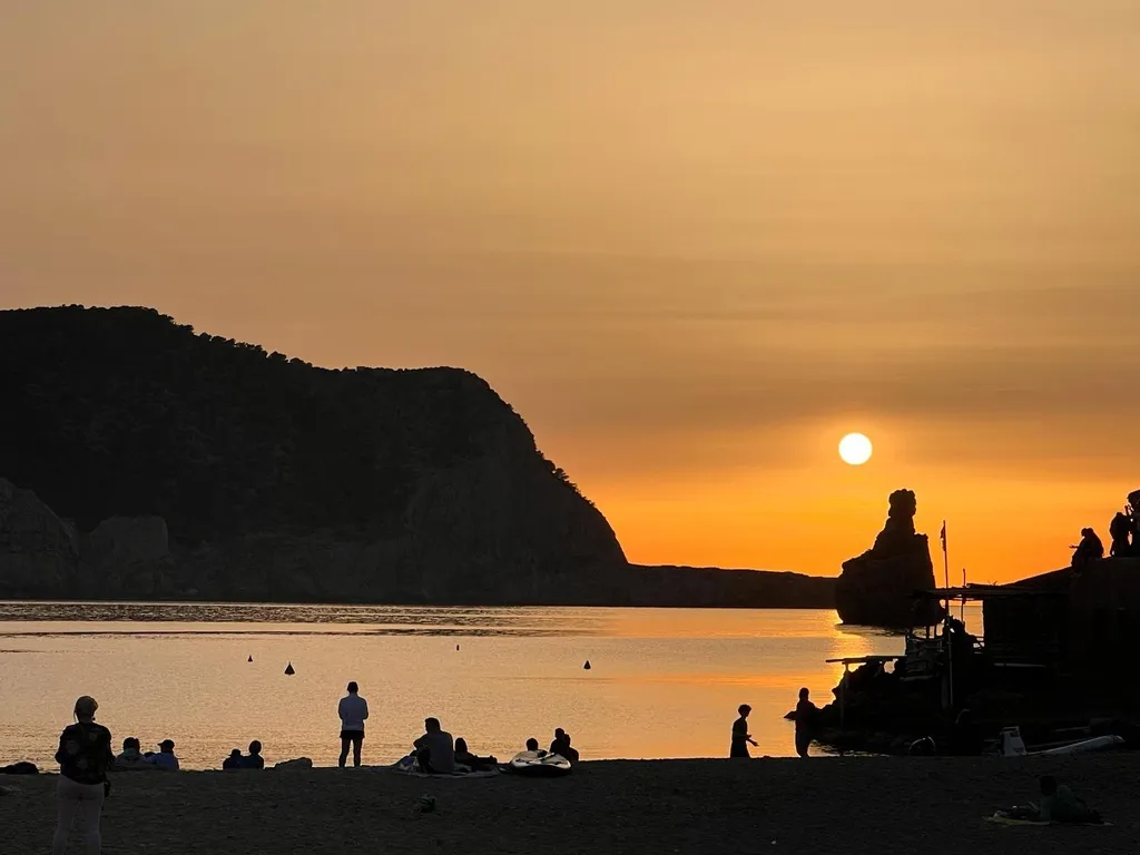 bruce klassen_Roca y Mar_Sant Joan de Labritja_review