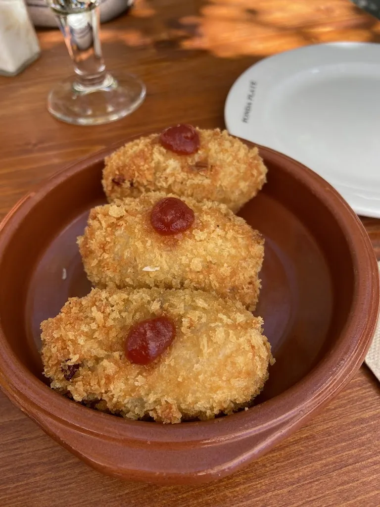 Som Montree_Fonda Platé_Sant Francesc de Formentera_review