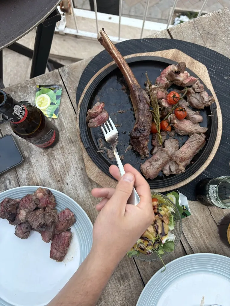 Lucy Battagello_Vibes by Quince Restaurant_Porto Cristo_review