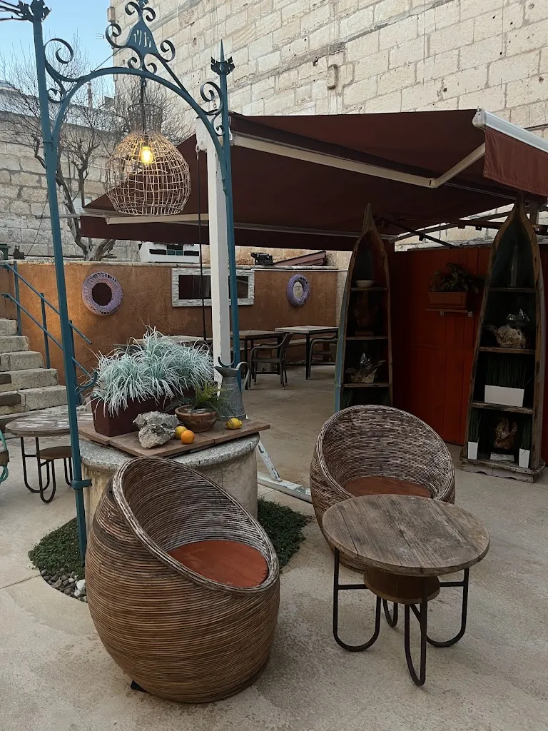 Vibes by Quince Restaurant_Porto Cristo_slider_image_3