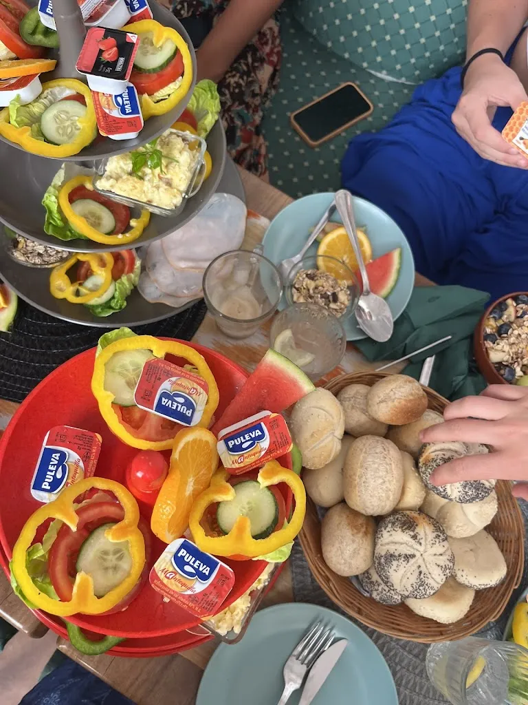 kathryn maffeo_Cafeteria Moni_Porto Cristo_review