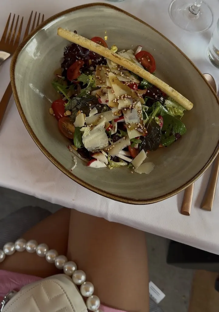 Nicole Luckic_Restaurant Roland_Porto Cristo_review