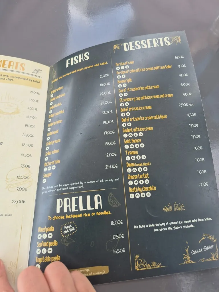 Joanna K_Flamingo Bar Restaurant_Porto Cristo_review