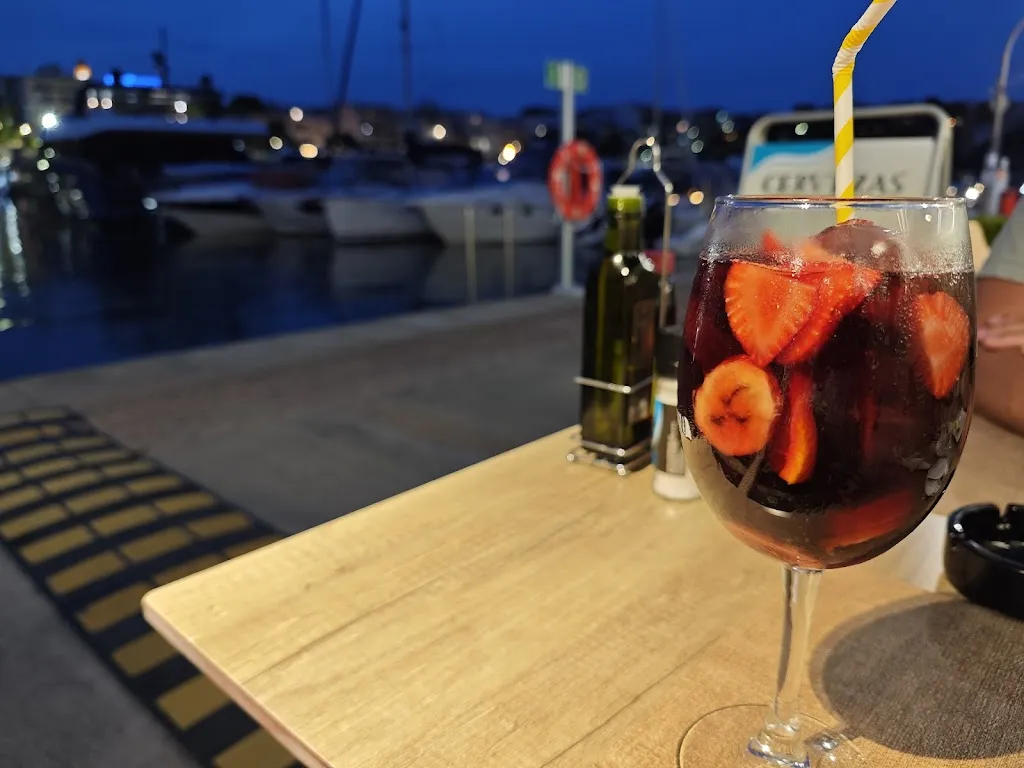 Zsófia Csenki_MIG I MIG SA CANTINA CLUB NÀUTIC PORTO CRISTO_Porto Cristo_review