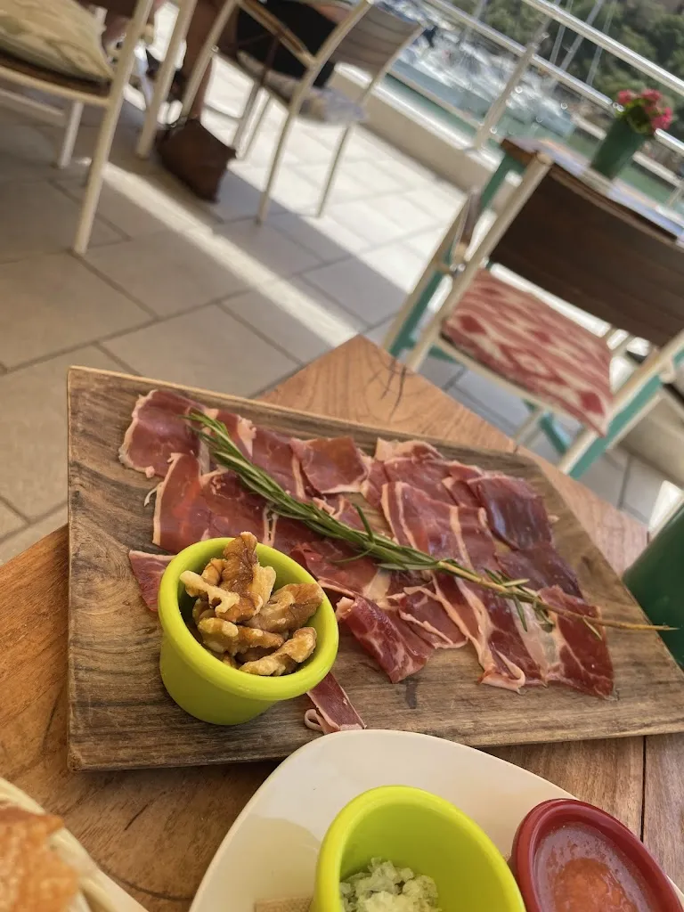 Ulrik Jørgensen_Sa Pedra_Porto Cristo_review