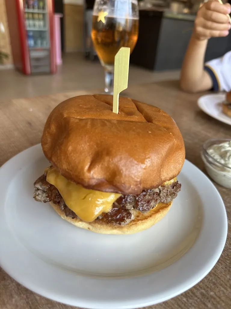Andrew T_PAMPA Smash Burger_Porto Cristo_review