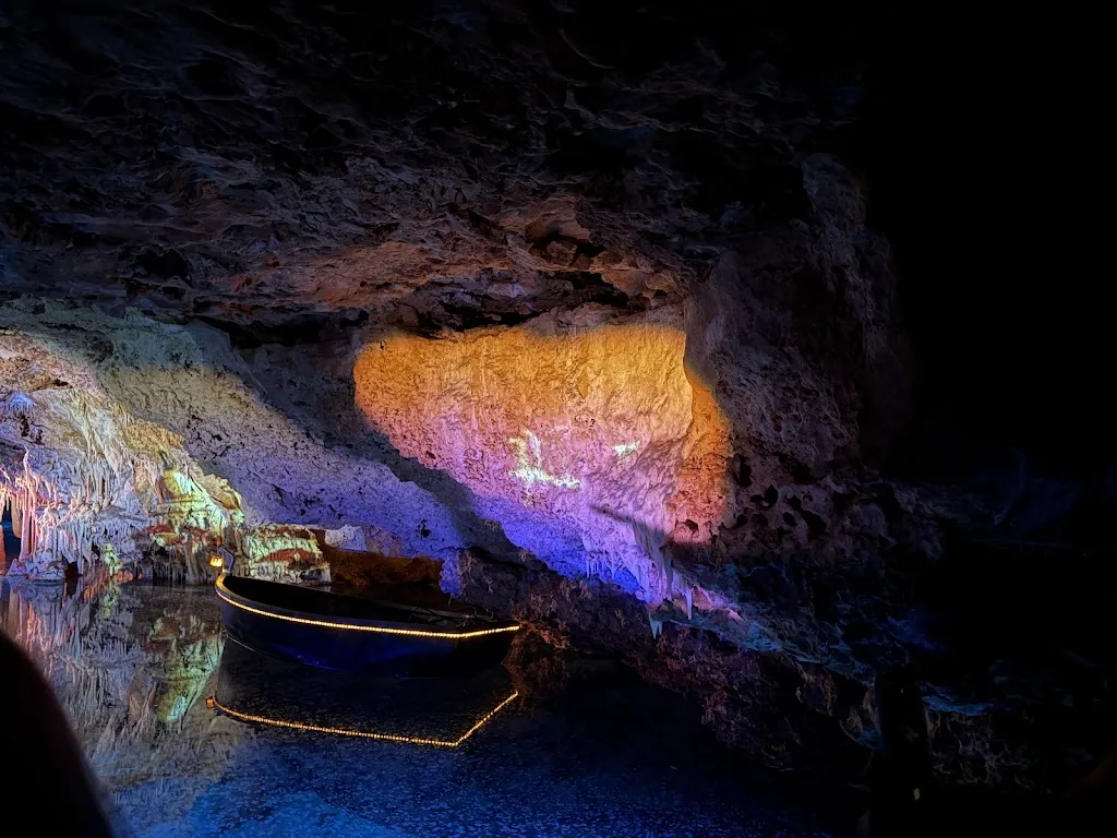 Daisy-May Shaw_DinoBurger_Porto Cristo_review