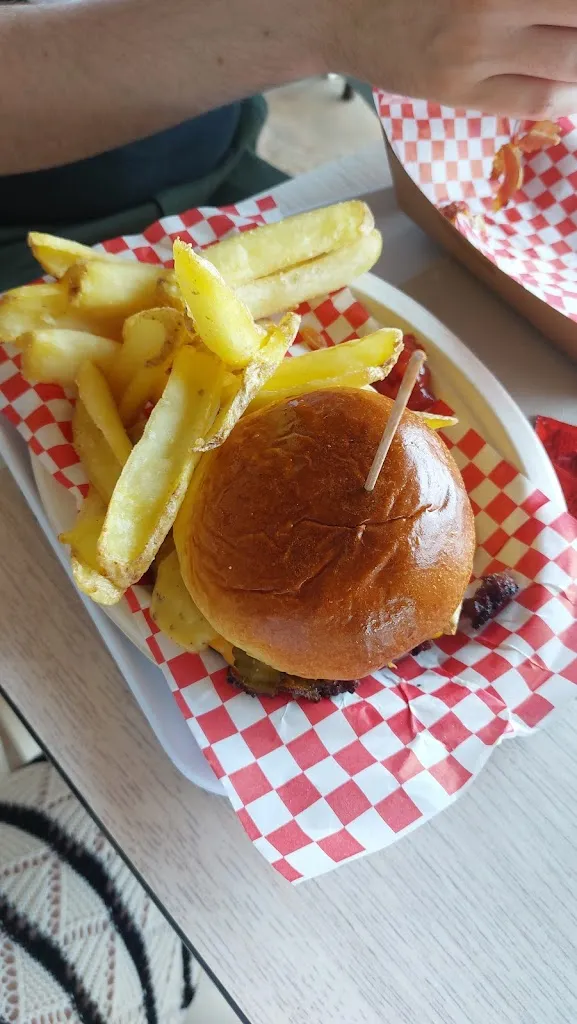 kez_DinoBurger_Porto Cristo_review