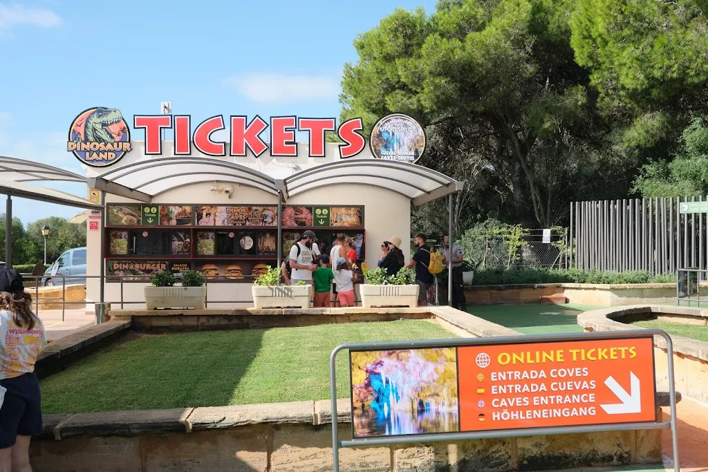 DinoBurger_Porto Cristo_slider_image_3