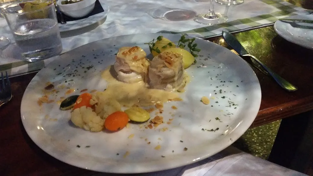 Kimberley Huxley_Restaurant sa Gruta Nova_Porto Cristo_review