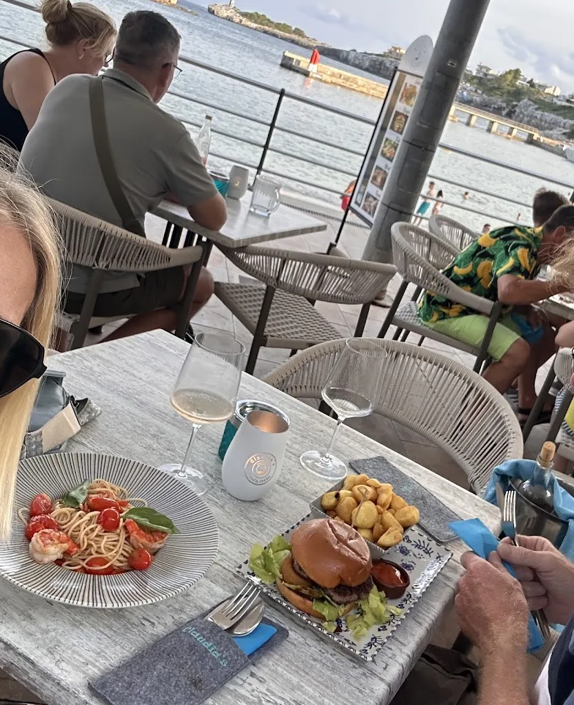 Natalya Lilley_Bar Claudia's Cafeteria_Porto Cristo_review